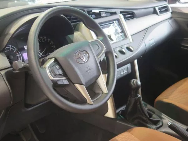 Chương Trình Khuyến Mãi Xe Toyota Innova 8 Toyota Innova