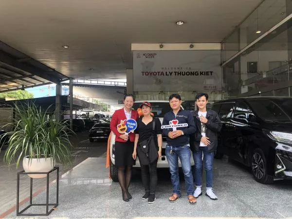 Chúc Mừng Khách Hàng Nhận Xe Mới 11 Chúc Mừng Khách Hàng Nhận Xe Mới