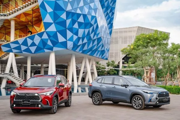 Toyota Việt Nam Chính Thức Giới Thiệu Mẫu Xe Hoàn Toàn Mới Corolla Cross – Mẫu Suv Đô Thị Tiên Phong 2 Toyota Việt Nam Chính Thức Giới Thiệu Mẫu Xe Hoàn Toàn Mới Corolla Cross – Mẫu Suv Đô Thị Tiên Phong