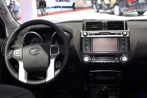 Toyota Prado 2015 Và Pajero 2015- Đối Thủ Xứng Tầm 5 Toyota-Land-Cruiser-2014-3-7537-14183834