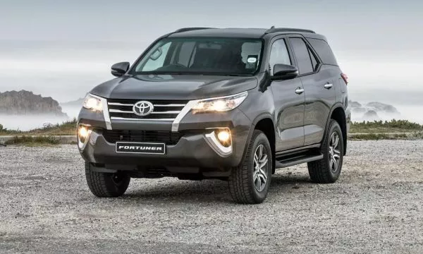 Chương Trình Khuyến Mãi Dòng Xe Toyota Fortuner 1 Chương Trình Khuyến Mãi Dòng Xe Toyota Fortuner