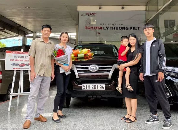 Chúc Mừng Khách Hàng Nhận Xe Mới 34 Chúc Mừng Khách Hàng Nhận Xe Mới