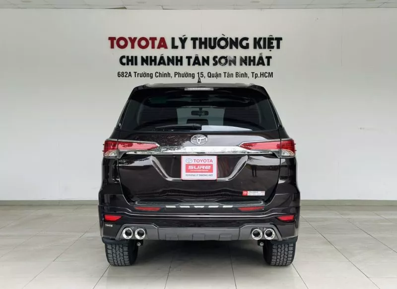 Toyota Fortuner 2.7At 4X2 2017 8 Toyota Fortuner 2.7At 4X2 2017