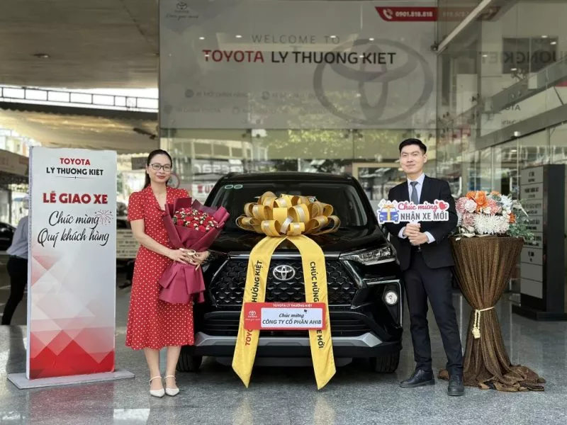 Chúc Mừng Khách Hàng Nhận Xe Mới 4 Chúc Mừng Khách Hàng Nhận Xe Mới