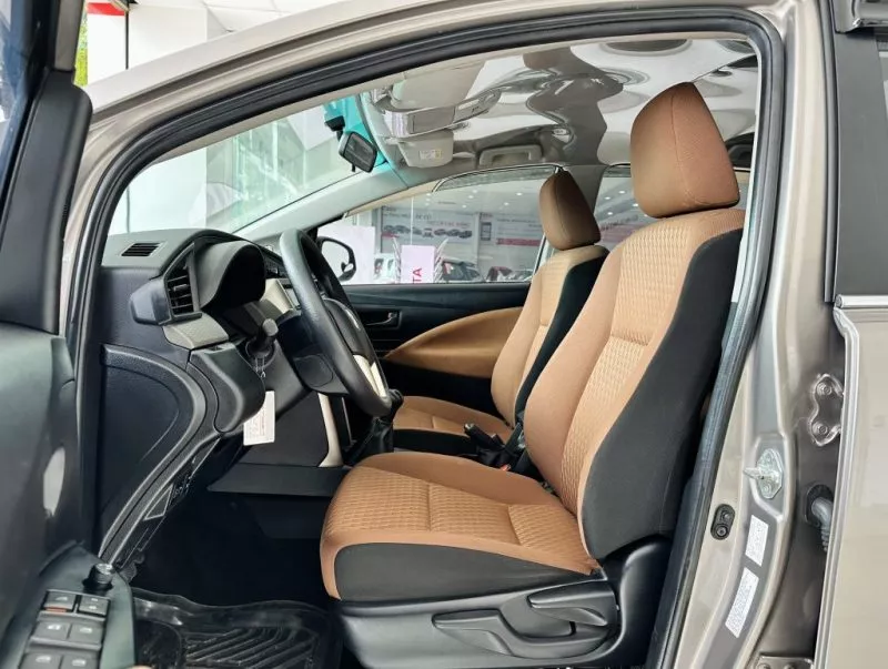 Toyota Innova 2.0Mt 2016 8 Toyota Innova 2.0Mt 2016