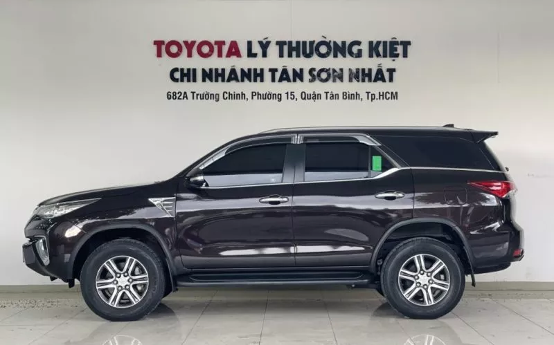 Toyota Fortuner 2.7At 4X2 2017 4 Toyota Fortuner 2.7At 4X2 2017