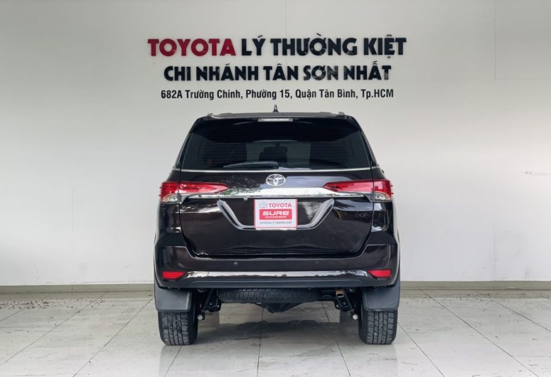 Toyota Fortuner 2.7At 4X2 2017