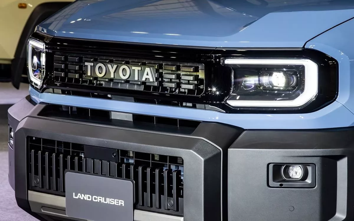 Toyota Land Cruiser FJ 2026 Đầu Xe